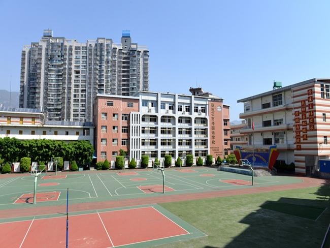 2025年攀枝花市外国语学校是否招收高三复读生？