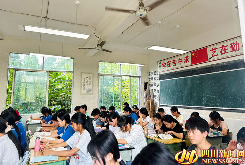 2025年资阳市乐至县良安中学是否招收高三复读生？